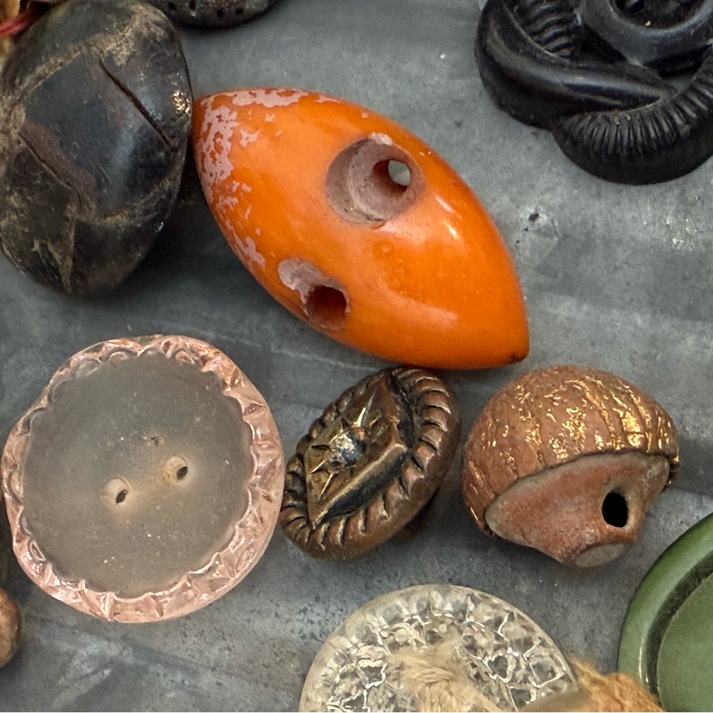 Vintage Button Collection - Picture 5 of 10